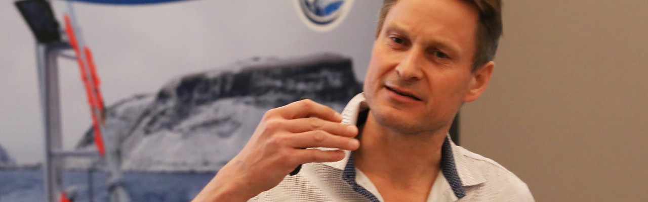 Claus Meyer, en af mange kokke, der har taget vejen fra hård ungdom til stjerne i køkkenet. Foto: Geir Bakkevoll, Norwegian Seafood Council, CC BY-NC 2.0.