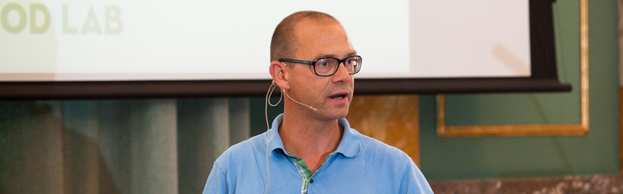 Michael Bom Frøst taler ved Smag for Livets indvielse Michael Bom Frøst
