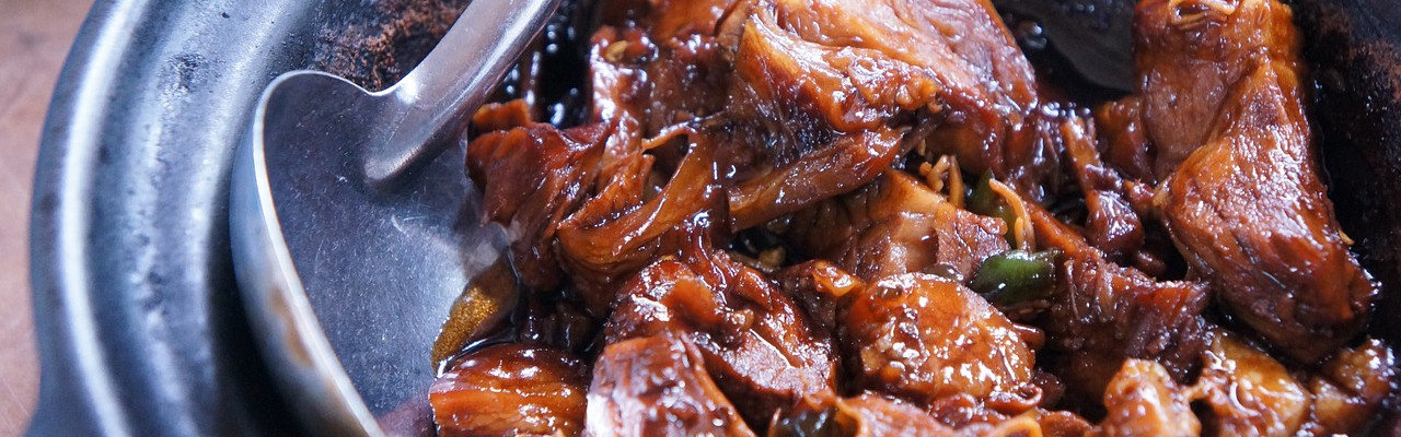 Brun kødet lidt af gangen for at få Maillard-reaktionerne i gang. Foto: Pixabay