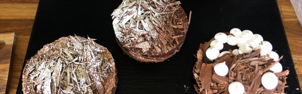 Gâteau Marcel - den klassiske, den smags-nyfortolkede og den tekstur-nyfortolkede. Foto: Eva Rymann