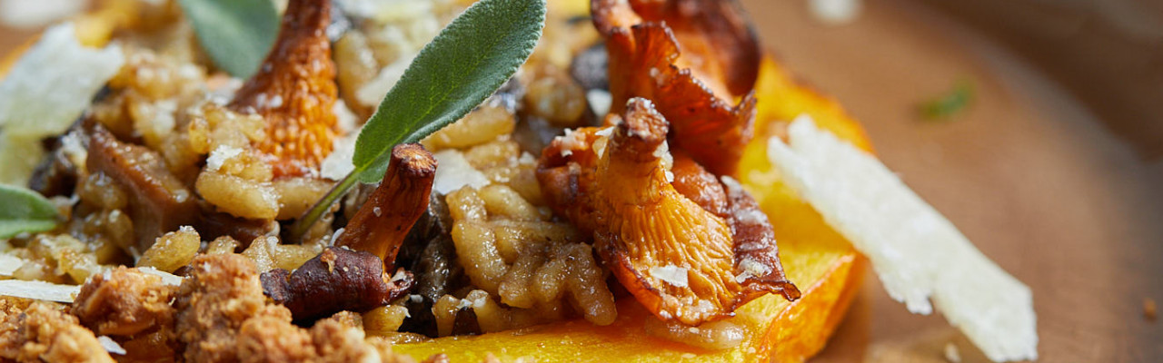 Bagt græskar med svamperisotto. Foto: Jonas Drotner Mouritsen Bagt græskar med svamperisotto. Foto: Jonas Drotner Mouritsen