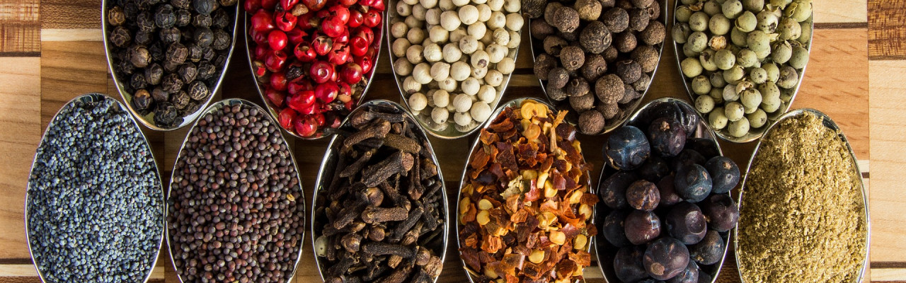 Et godt udvalg af krydderier er en del af et godt basislager i køkkenet. Foto: Pixabay