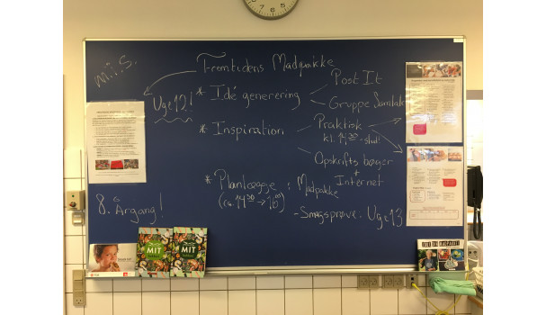 Sådan så det ud, da madkundskabseleverne fra 8. klasse på Åvangsskolen ideudviklede og producerede fremtidens madpakker. Fotos: Mikael Schneider.